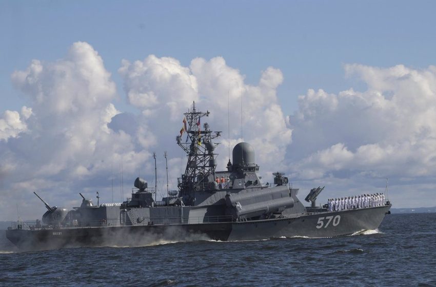  Reino Unido confirma «daños graves» en el buque de asalto ruso ‘Olenegorski Gorniak’, atacado en el mar Negro