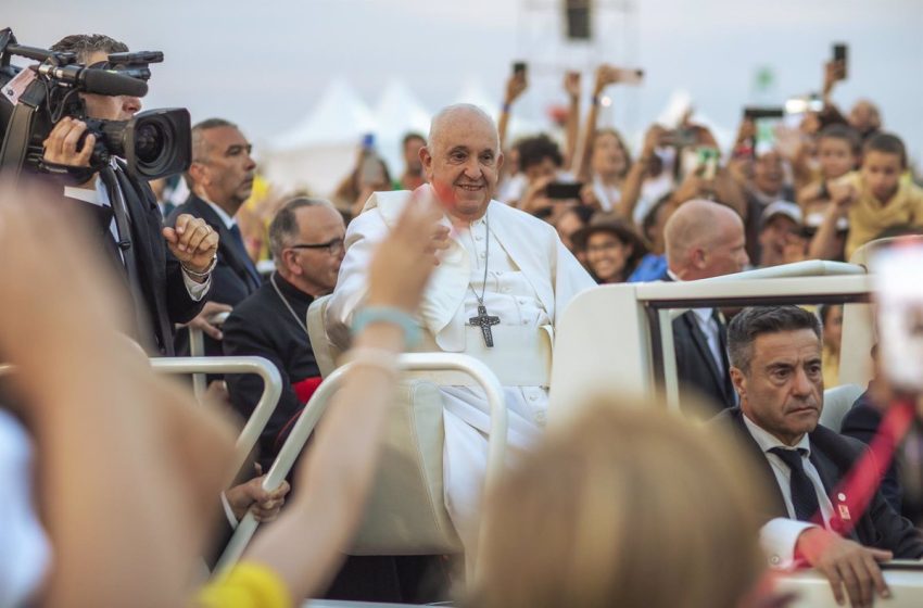  El Papa se despide de Lisboa y vuela ya hacia Roma