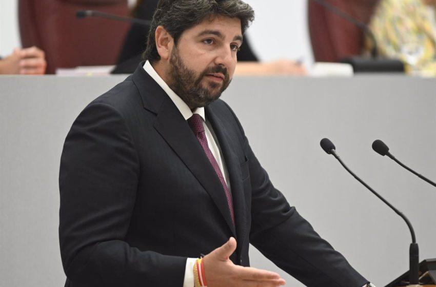  López Miras ofrece a Vox formar parte del Gobierno regional y evitar nuevas elecciones