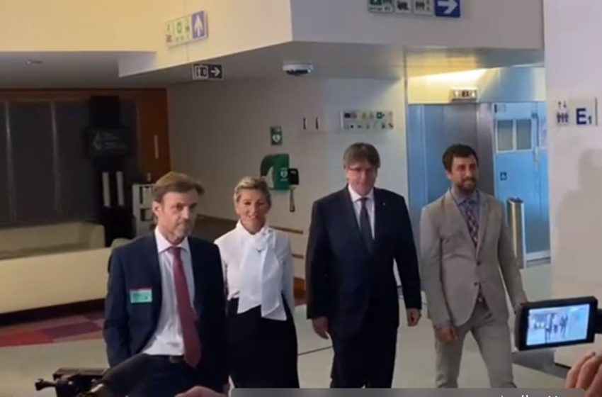 Arranca sin declaraciones previas la reunión entre Díaz y Puigdemont en Bruselas
