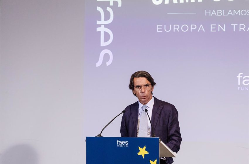  Aznar tacha de «reacción autocrática» que el Gobierno le acuse de golpista por llamar a protestar contra amnistía