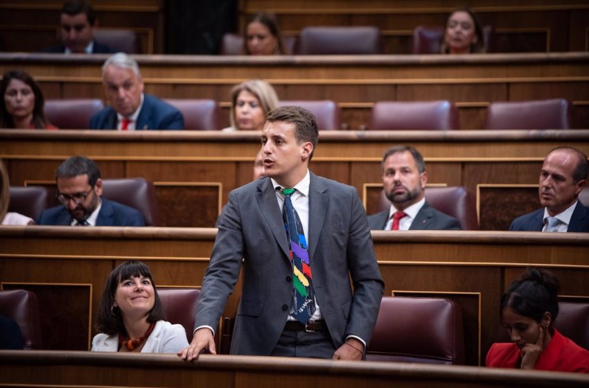  El diputado de CHA se estrena en aragonés en el Congreso denunciando la «represión» a su lengua ante las críticas de Vox