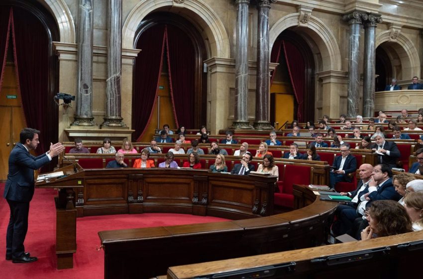  ERC y Junts piden que el Parlament avale condicionar la investidura de Sánchez al referéndum
