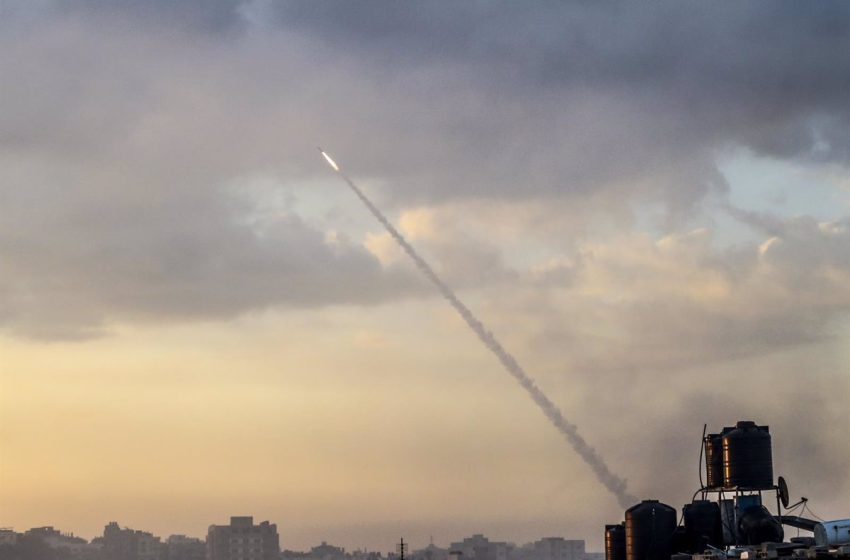  Israel moviliza reservistas y declara el estado de preparación de guerra tras una ola de ataques de Hamás