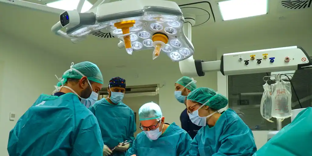  Podcast | Así se realiza una cirugía ambulatoria en la rodilla